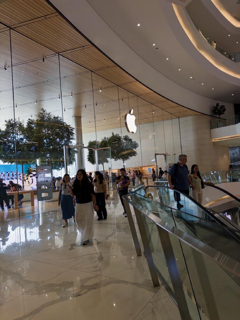 The Apple stores in Thailand are really impressive.