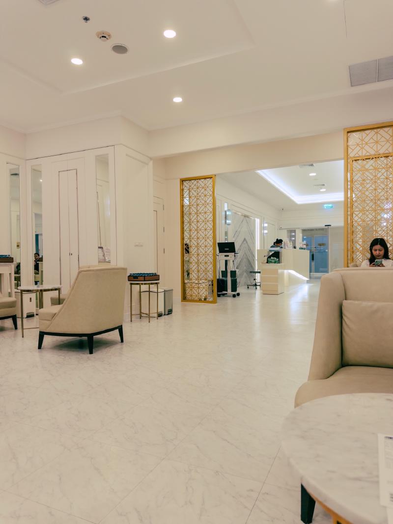 The lobby to the "sore tummies" department at BNH.