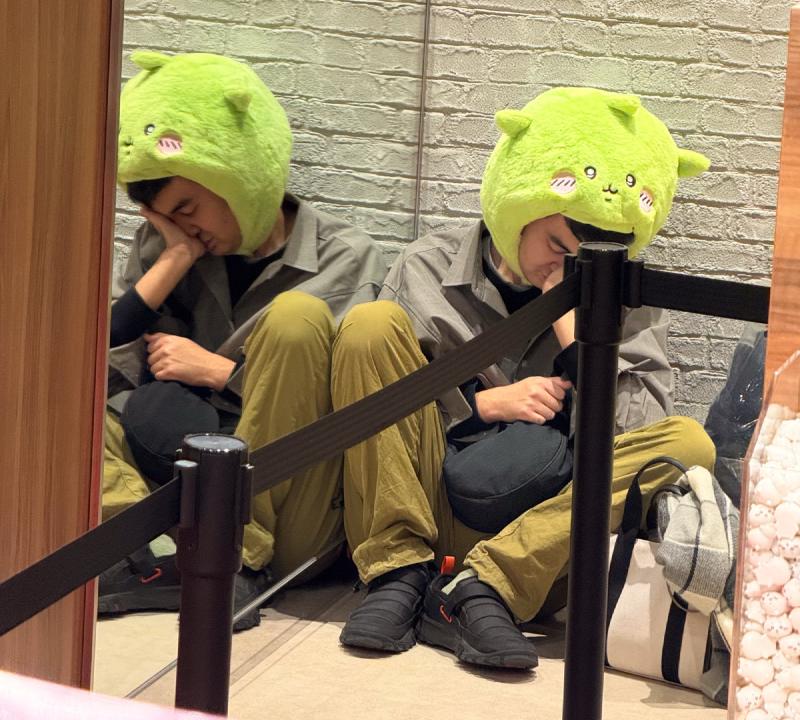 I have no idea who this guy is but he's a whole whole mood.