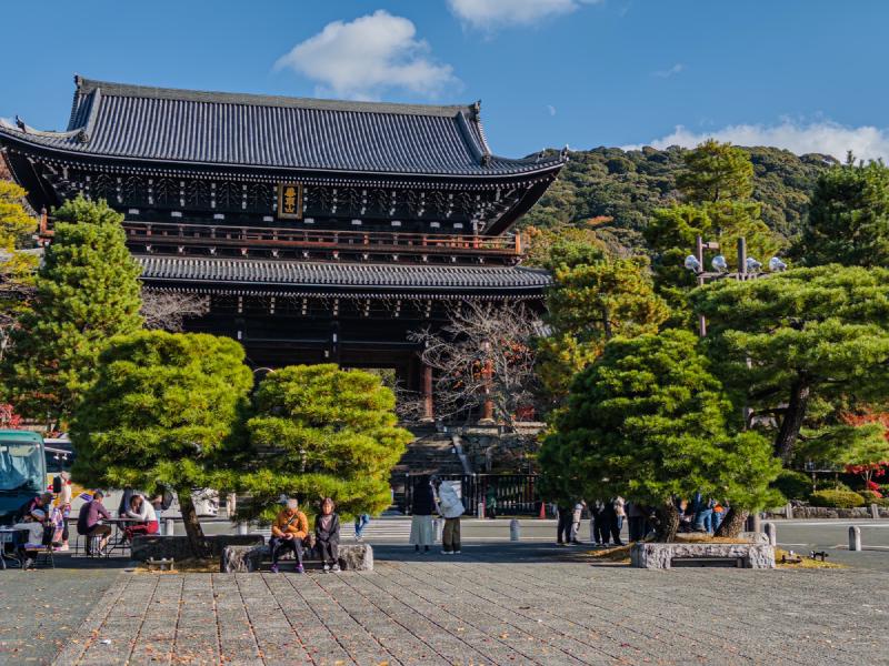 The oldest gate of it's kind in Japan.